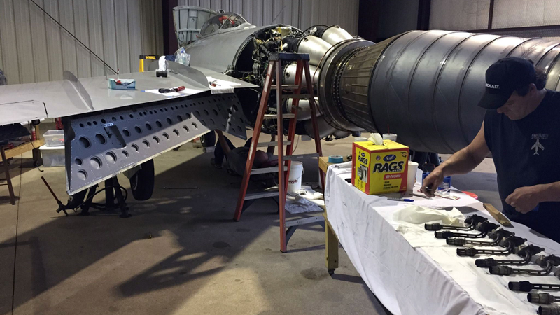 Illustration for article titled Maintaining A Vintage Russian MiG-17 Is Ridiculously Complicated
